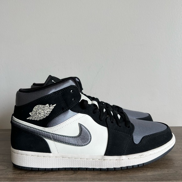 Nike Air Jordan 1 Mid SE Satin Grey Black Men’s Shoe Size 11 #491